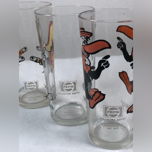 VINTAGE 1976 PEPSI SUPER SERIES BUGS BUNNY DRINKING GLASS - Picture 2 of 2